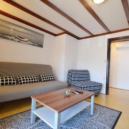 Tony Apartments โรวีน ภายนอก รูปภาพ