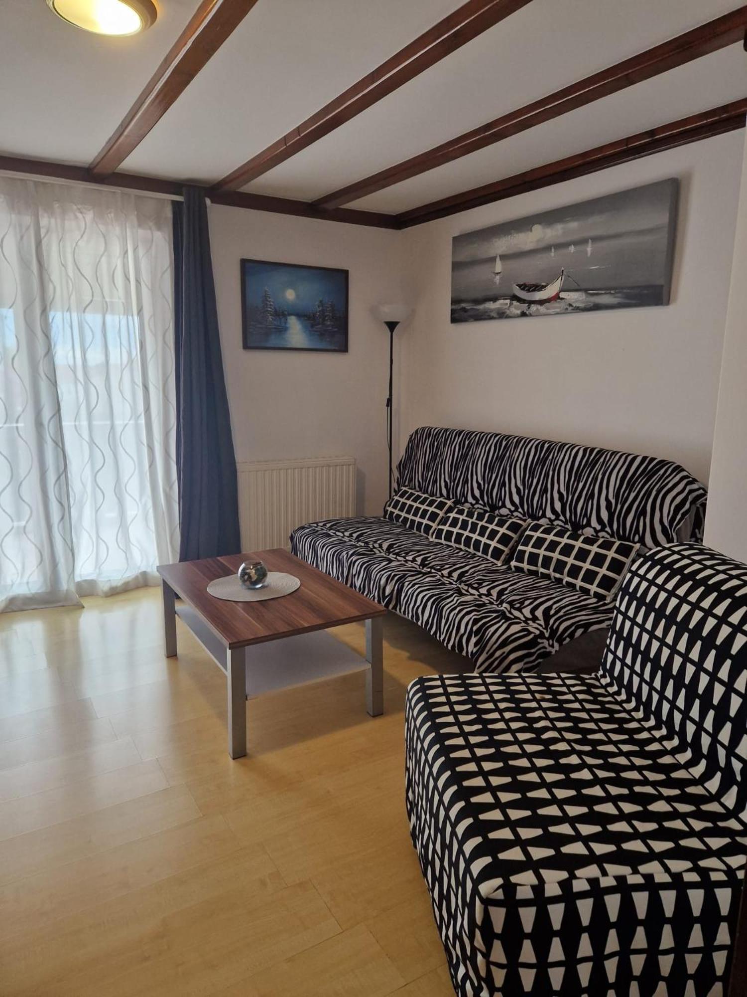 Tony Apartments โรวีน ภายนอก รูปภาพ