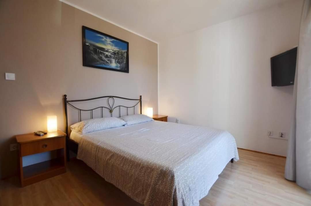 Tony Apartments โรวีน ห้อง รูปภาพ